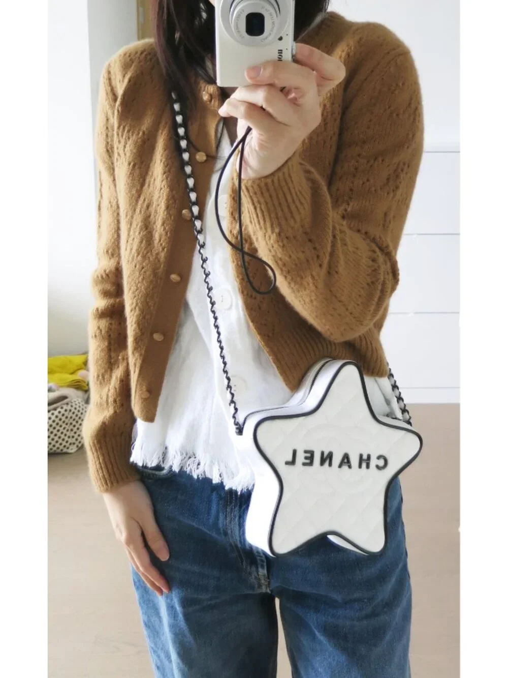 CHANEL 24 Cruise White STAR CC WALK OF FAME Hollywood Boulevard Crossbody Bag - Picture 3 of 14